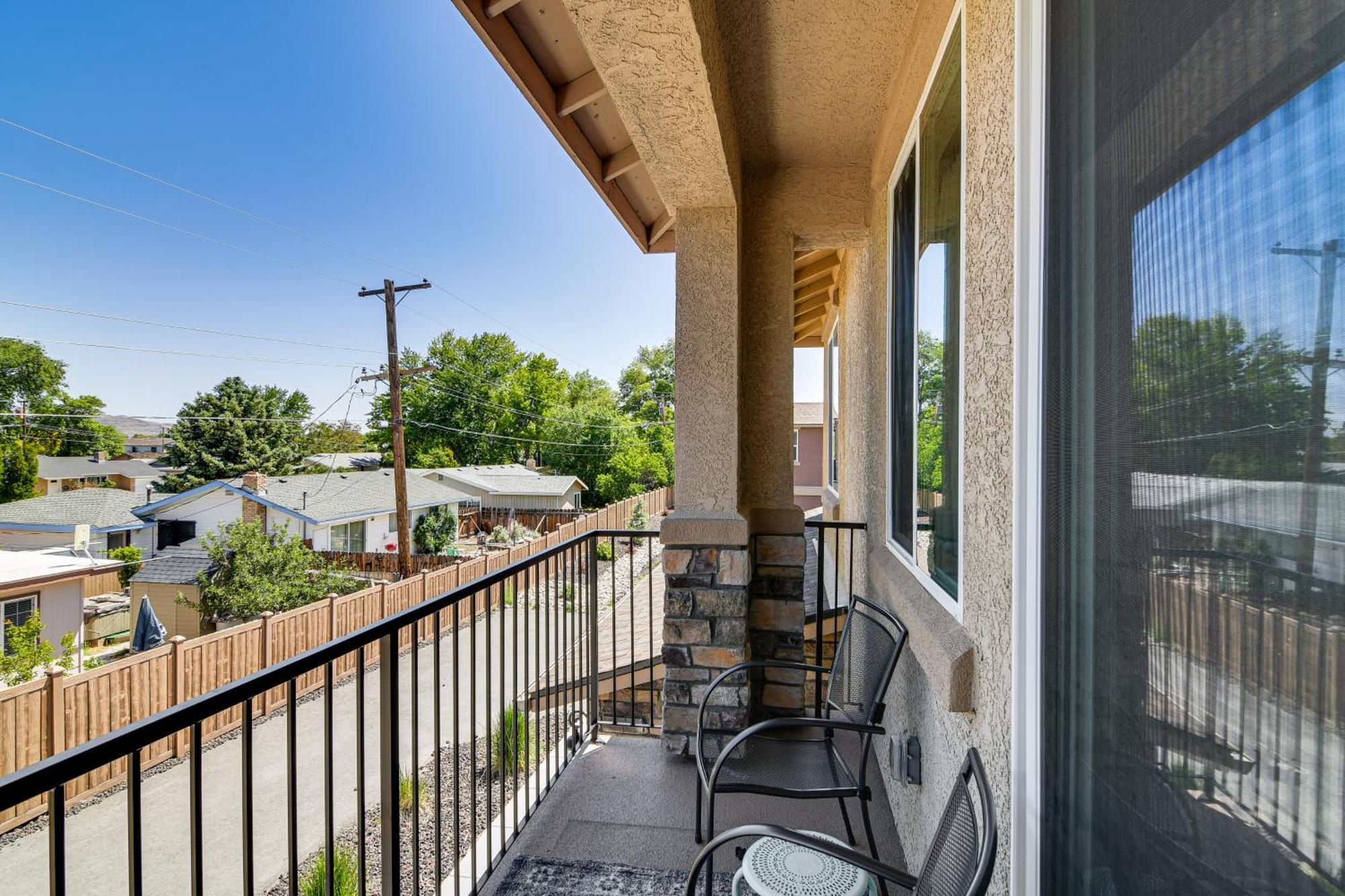 Central Carson City Townhome, 1 Mi To Downtown! Екстериор снимка